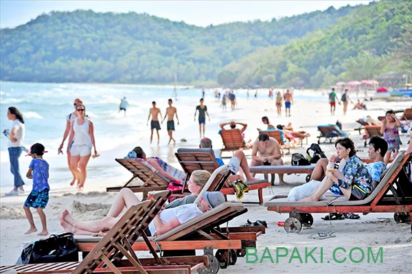 Hè là để bung xõa, biển là để chill