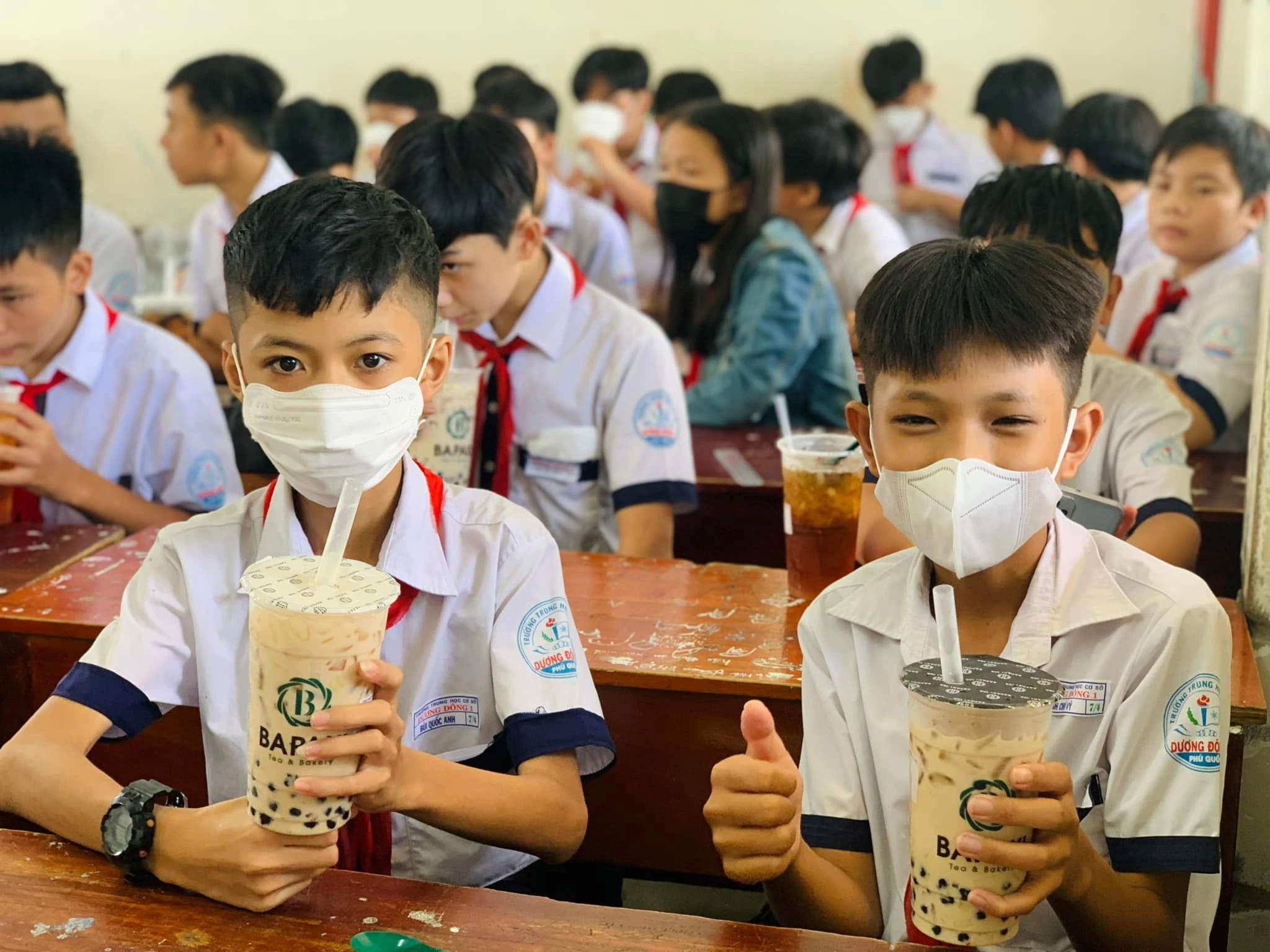 Khai giảng năm học mới, tinh thần các bạn học sinh vui tươi!